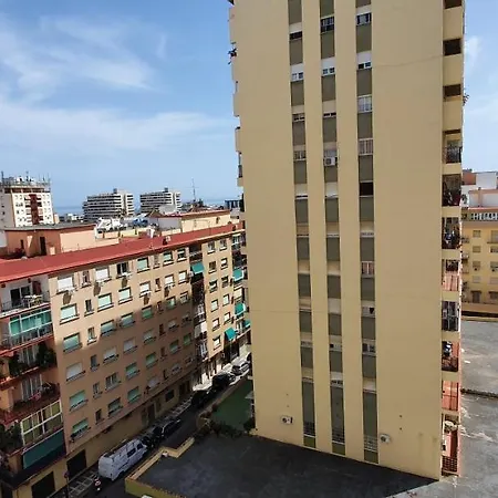 公寓 Torremolinos Centro Holidays 托雷莫利诺斯